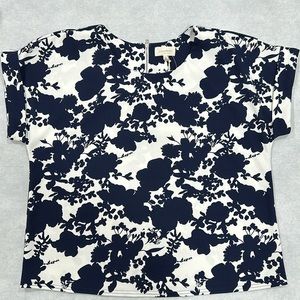 Navy floral blouse/ Size L